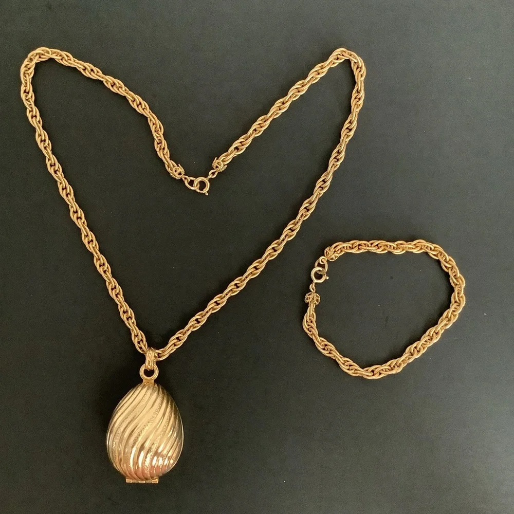 Vintage Avon gold tone perfume locket Necklace and Bracelet Set